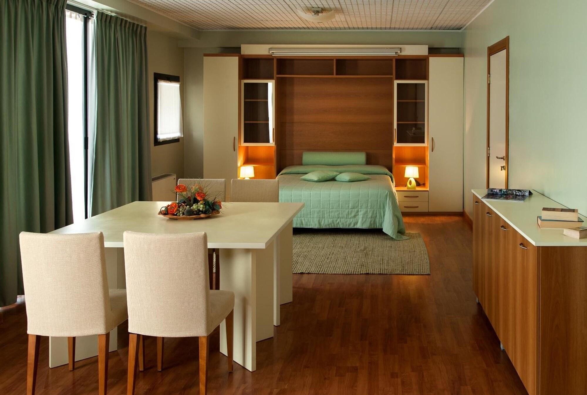 Best Western Hotel Leonardo Da Vinci Erba Dış mekan fotoğraf