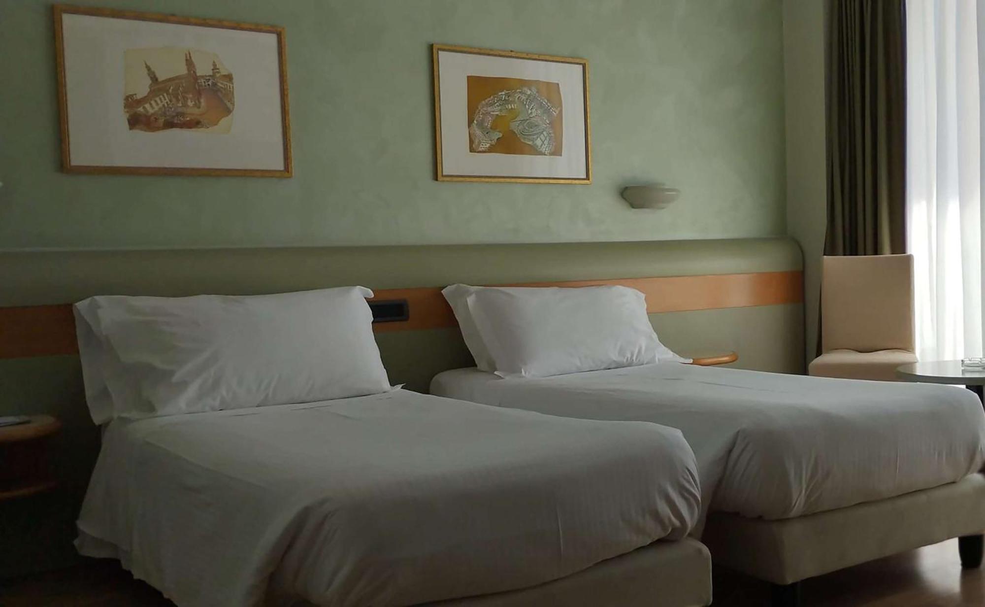 Best Western Hotel Leonardo Da Vinci Erba Dış mekan fotoğraf